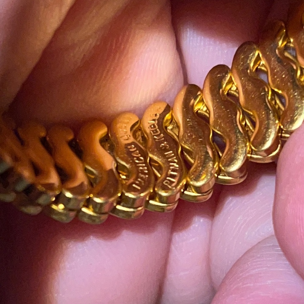 Vintage “American Queen” Pitman & Keel Goldtone & Blue cameo expansion bracelet - Picture 13 of 16